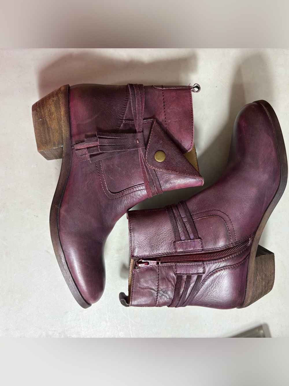 Maddison Burgundy Leather Ankle Boots Women’s Size 7 Block Heel Tassel Zip Boho - Picture 8 of 16